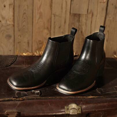 Men's Western Cowboy Boots Feature A Square Toe And Chelsea Boot Design In Black. These Ankle Boots Offer A Casual, Retro Look With Stylish Versatilit