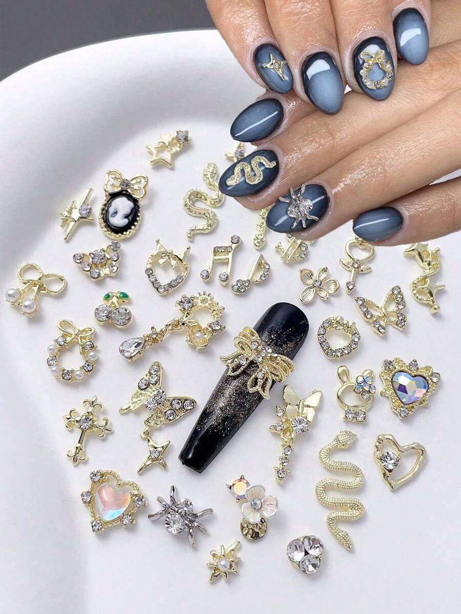 闪亮白色水钻金蛇蝴蝶蜘蛛十字樱桃美甲装饰春夏蝴蝶结花朵权杖心形美甲饰品混合 50 件 3D 合金 DIY 美甲宝石礼物适合女孩亚克力按压指甲手机壳鞋子衣服包工艺品美甲用品 - 彩色 - 查看 1