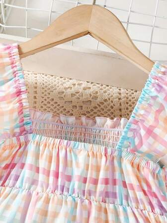 女童可爱腰部荷叶边撞色拼接俏皮小盖袖清新格子高腰百褶轻薄连衣裙春夏