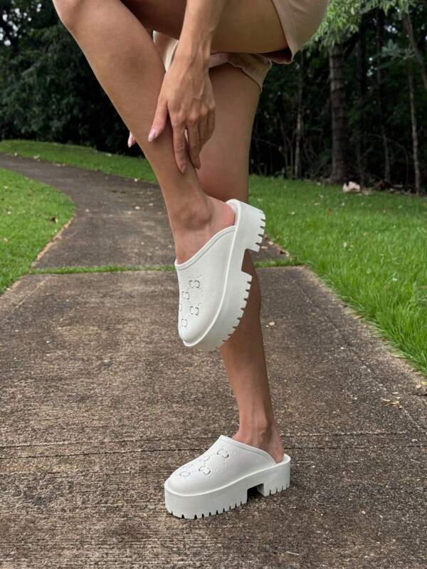 Sandalia Feminina Papete Tamanco Salto Chinelo Babuche Moderno Lançamento