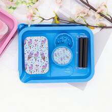 1 套吸烟配件 - 包括 55 毫米双层研磨机、85 毫米卷烟机、93 毫米 * 58 毫米烟草盒、195 毫米 * 142 毫米双层大吸烟托盘，适合旅行、聚会、万圣节、圣诞节、父亲节、生日派对、吸烟者的礼物