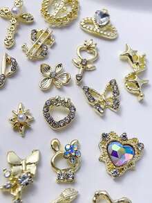 闪亮白色水钻金蛇蝴蝶蜘蛛十字樱桃美甲装饰春夏蝴蝶结花朵权杖心形美甲饰品混合 50 件 3D 合金 DIY 美甲宝石礼物适合女孩亚克力按压指甲手机壳鞋子衣服包工艺品美甲用品 - 彩色 - 查看 5