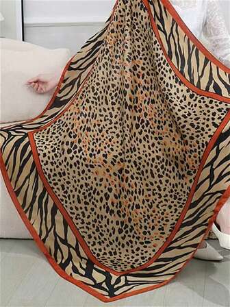 1 st. stor fyrkantig halsduk i satin med mjuk och slät kashmirmönster, mångsidig för resor, semestrar, daglig användning för klänning