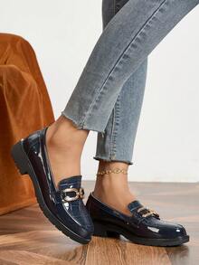 女士海军蓝漆皮厚底一脚蹬乐福鞋，圆头金属搭扣装饰，休闲时尚，适合春秋季穿着 - 藏蓝色 - 查看 4