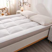 可折叠日式地垫 - 柔软、舒适、透气的加厚榻榻米床垫，适合旅行、露营、床上用品和客房 - 全尺寸，四季皆宜！