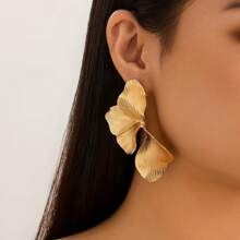 1 Paar elegante Blumen Metall Ohrstecker für Frauen, geeignet für Feiertage, Geburtstag, Date, Party, Reisen, tägliche Fahrt