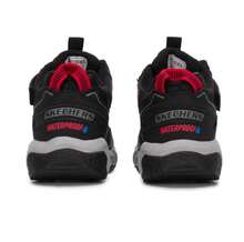 Skechers 男童秋冬季保暖内衬高帮棉质运动鞋，带魔术贴 - 黑色/紅色 - 查看 5