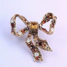 Minimalist Rhinestone Butterfly Brooch Pin, Fashionable Women's Clothing Accessory - Red - View 5