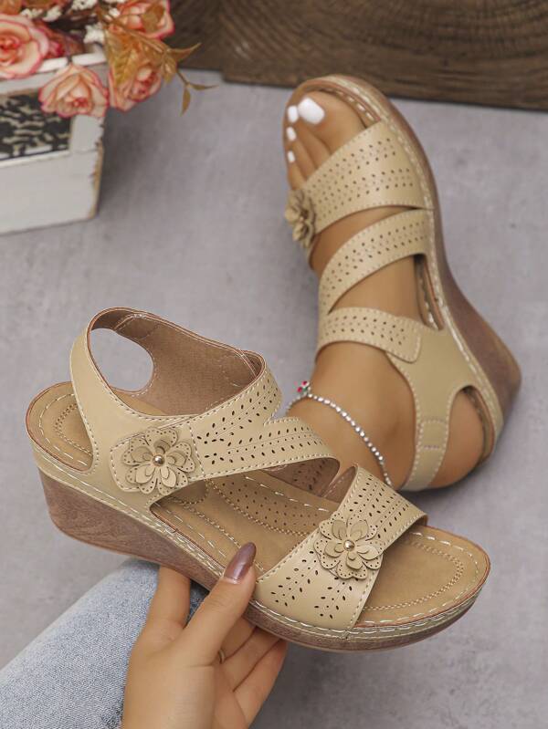 Sandalias de mujer de plataforma con cuña, suela suave y ligera, de estilo floral con cierre de gancho y bucle, nueva moda 2025