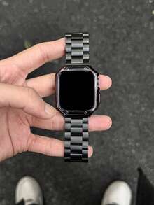 1 件黑色金属表带 + 1 件黑色盔甲硅胶保护壳套装，适用于