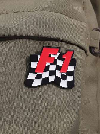 1PC פורמולה מרוצי F1 משובץ דגל פין רכב אלוף סיכת שחמט תג מסילה תכשיטי רכב אביזרי תיק קסם בית ספר חמוד גותיקה Y2k חג המולד מתנת רעיונות תיק אביזרי שרוכי עם מזהה מחזיק רכב אביזרי תיק קסמי