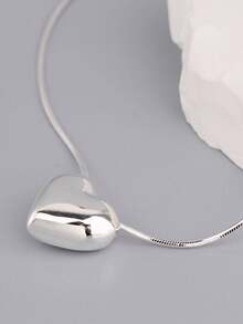 1pc Glossy 3D Heart Shape Necklace, Minimalist Heart Pendant Clavicle Chain For Women - Silver - View 9