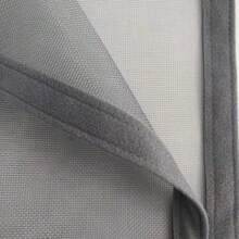 Una pantalla de ventana a prueba de mosquitos resuelve la prevención de mosquitos e insectos durante el verano, diciendo adiós a los métodos químicos de prevención de mosquitos. La red de mosquitero autoadhesiva para ventanas es fácil de instalar, invisible y extraíble, resistente al desgarro, mejora la respirabilidad y es una decoración casera hecha a mano. - Hilo gris borde gris - Ver 5