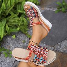 Sandali con zeppa e graffiti colorati - Ciabatte da donna in tela con zeppa alta e suola in spugna - Dettagli intrecciati, adatti per le gite in spiaggia