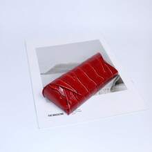 A Luxurious Handmade Storage Box For Reading Glasses And Myopia Glasses. Made Of High-Grade PU Leather, It's Unisex! Sturdy And Protective, It Keeps Your Lenses Organized And Easily Stored, Making It A Must-Have For Everyday Business Travel! - Regular - View 10