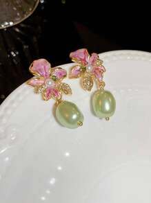 Vintage Faux Pearl Flower Earrings, Niche Design 2024 New Chinese Style Elegant Earrings, Retro Enamel Rhinestone Flower Earrings, Suitable For Daily Cheongsam And Hanfu Wear To Express Oriental Charm; Suitable For Retro Themed Parties, Art Exhibitions To Match The Artistic Style; Suitable For Brides Or Bridesmaids Wear At Weddings To Add Luxurious Romantic Atmosphere