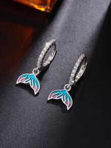 Elegantes y gráciles pendientes de botón de plata de ley 925 con delfín y circonita, de estilo versátil para la playa