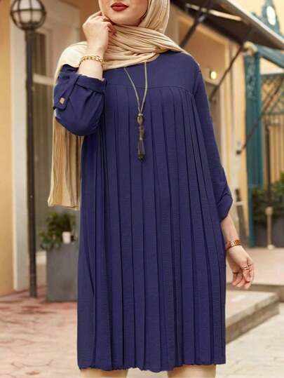 Blusa feminina versátil de cor sólida com gola redonda plissada, modesta