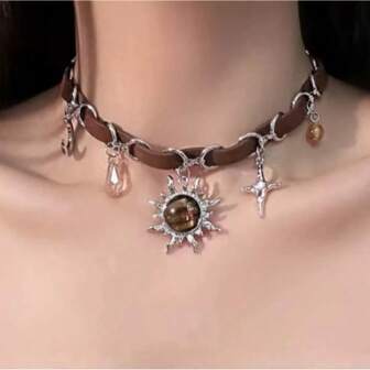 Malachite Star, Moon & Sun Shape Leather Patchwork Clavicle Necklace For Women, Fashionable European Style Versatile Delicate Sweet Elegant, Random Cat's Eye Pattern Delivery