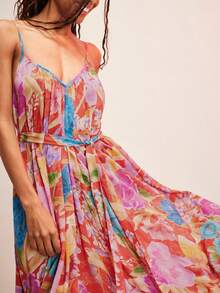 Damska sukienka typu boho na lato, plażę, kwiatowy nadruk, odkryte plecy, dekolt w serek, ramiączka spaghetti, na ramiączkach, odpowiednia na festiwale muzyczne, swobodną fotografię wakacyjną, ukończenie szkoły, stroje dla gości weselnych i imprezy - Wielokolorowe - Zobacz 5