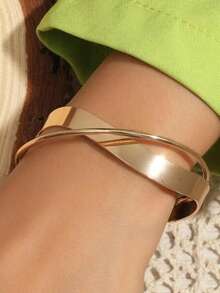 1pc Minimalist Gold Asymmetrical Geometric Metal Bangle Bracelet, Unique Fashionable Adjustable Accessory For Women, Suitable For Daily Wear And Festivals - Gold - View 3