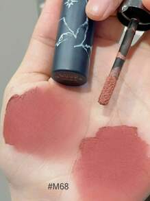 GIRLCULT GIRLCULT Batom Matte Marca Sussurro de Amor M68 Folha de Bordo | Véu de Bordo Caramelo | Desfoque de Luz de Fogo | Beijo de Cetim Especiado | Duração Suave como Pena | Brilho Respirável de Gelo | Charme de Festa no Escritório | Estrela da Temporada de Festas | 3,8ml/0,13fl Oz
