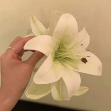 1 Stück doppelseitiger Lilien Blumen Haarclip für Frauen, vielseitiges elegantes Acryl Modehaaraccessoire, geeignet für Haarklammern, Haarklips, Haarklemmen, Haarkrallen, Haarschnallen in allen Jahreszeiten