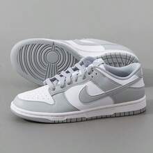 Nike Dunk Low 女款休闲鞋，轻盈缓震，透气舒适，厚底设计，饰有品牌标志，亲肤百搭，适合日常穿着、健身通勤、下班后休闲旅行、约会等场合，白色 HF5441-105 - 白色/灰色 - 查看 7