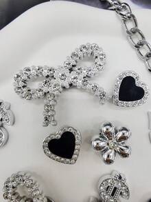 16 件 ABS 树脂银色奢华心形链鞋饰闪亮水钻蝴蝶结美元鞋装饰 DIY 可拆卸仿珠鞋配件多功能花蝴蝶鞋夹装饰适合女士凉鞋拖鞋沙滩包圣诞节万圣节情人节生日节日派对礼物（不含鞋子） - 彩色 - 查看 4
