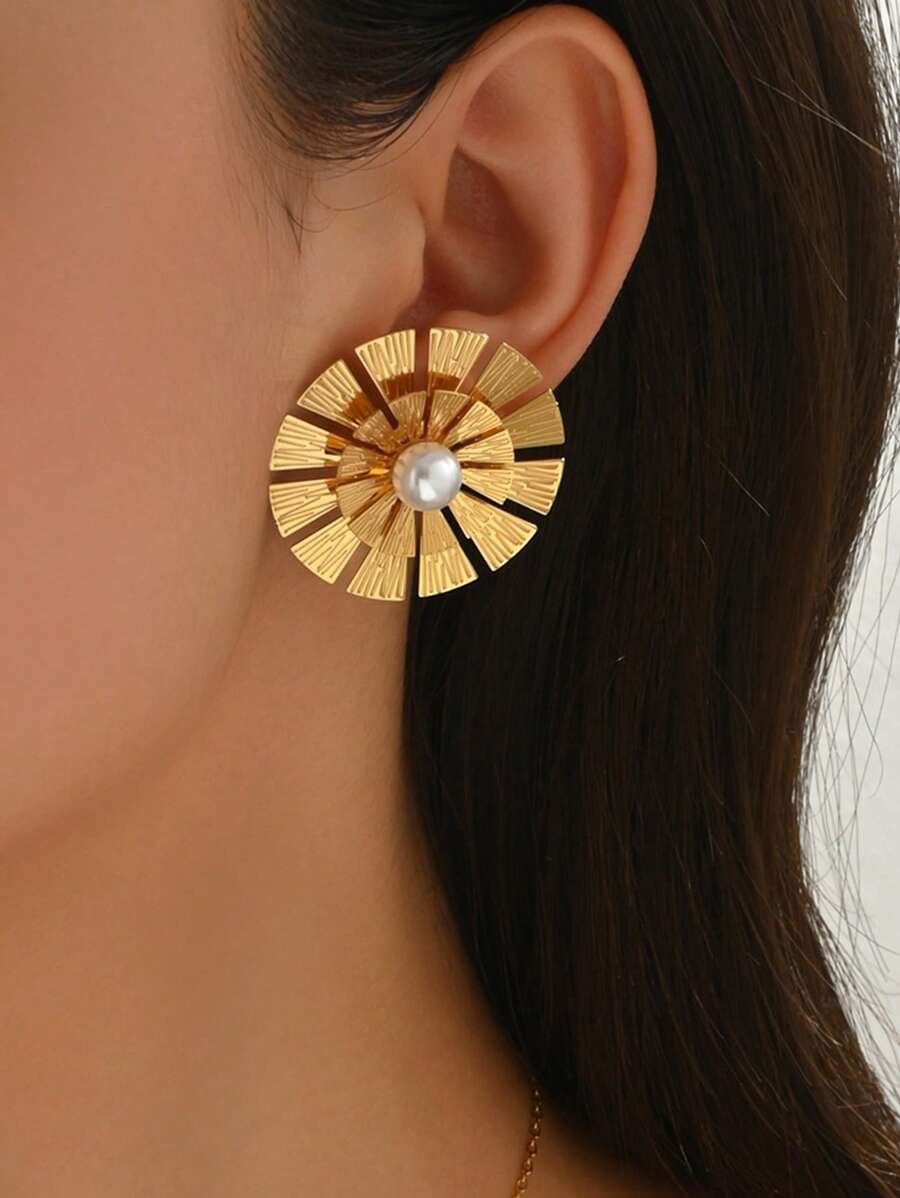 1 Pair Minimalist Elegant Exaggerated Asymmetrical White Plastic 3D Floral Stainless Steel Earrings, Suitable For Women's Daily, Commute, Party Wear, Holiday Gift