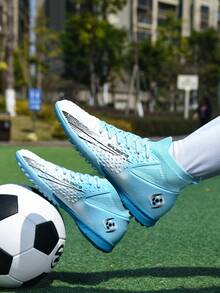 1 par de Tacos de fútbol/Fútbol para cancha artificial, Zapatillas de entrenamiento de alta gama con cordones delanteros, suela de goma antideslizante, tacos cortos para césped artificial, diseño ligero de alto rendimiento y antideslizante - Blanco azul claro - Ver 3