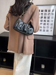 New Fashion Retro Commuting Black Simple Pleated One-Shoulder Cloud Bag - Black - View 3