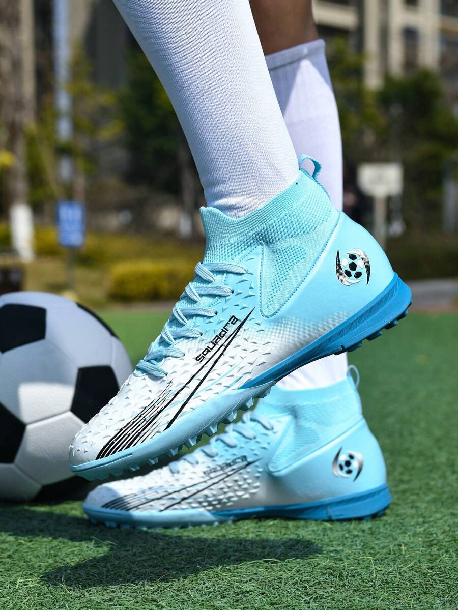 1 par de Tacos de fútbol/Fútbol para cancha artificial, Zapatillas de entrenamiento de alta gama con cordones delanteros, suela de goma antideslizante, tacos cortos para césped artificial, diseño ligero de alto rendimiento y antideslizante - Blanco azul claro - Ver 1