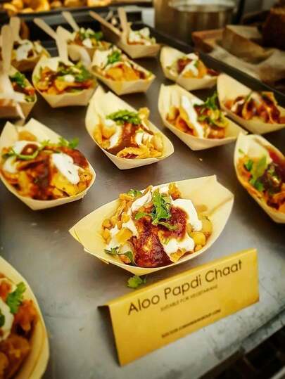 50pcs Disposable Paper Boats, Sushi Wooden Paddle Boat Snack Chips Packaging Box, Perfect For Outdoor, Party, Picnic, Camping, Wedding, Celebration, Food Paper Container Dip Sauce Wooden Boat Box Ideal For Disposable Party Tableware