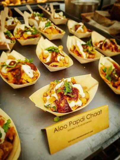 50 件一次性纸船，寿司木制桨船零食薯片包装盒，非常适合户外、派对、野餐、露营、婚礼、庆典、食品纸容器蘸酱木船盒，非常适合一次性派对餐具