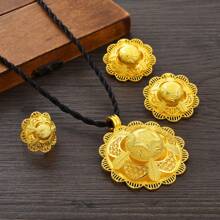 Dubai Style Luxury Jewelry Set For Women, Flower Shaped Pendant, Ring, Earrings With Star Pattern, Traditional African Bride Wedding Accessories Gift