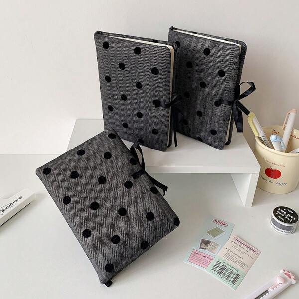 Cuaderno con tapa de tela con estampado de lunares, un regalo de diario creativo y de estudiante