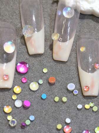 150 piezas de cuentas de sirena de tamaños mixtos para decoración de uñas | Accesorios para uñas postizas | Suministros de uñas DIY para el hogar | Rhinestones de alta calidad para uñas | Kit de arte de uñas empaquetado en bolsa portátil | Cuentas decorativas DIY de belleza