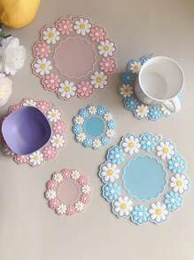 1pc Daisy Coasters Silicone Material Cute Flower Shape High Temperature Resistant Two-Color Coffee Coasters, Mug Coasters 10/15/20 Cm Mini Coasters, Suitable For Holiday Gifts, Office Colleague Gifts, Home Decor, Perfect For Home Decor & Tabletop Protection