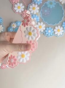 1pc Daisy Coasters Silicone Material Cute Flower Shape High Temperature Resistant Two-Color Coffee Coasters, Mug Coasters 10/15/20 Cm Mini Coasters, Suitable For Holiday Gifts, Office Colleague Gifts, Home Decor, Perfect For Home Decor & Tabletop Protection