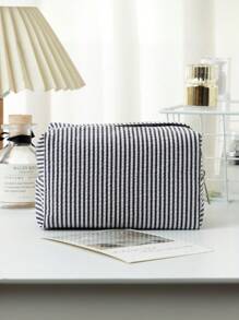 1 pieza de bolsa de maquillaje de seersucker, una bolsa de tocador de gran capacidad para llevar en la mano, bolsa de almacenamiento de cosméticos de viaje con bordado a rayas, esencial de viaje para vacaciones, verano, vuelta al colegio, bolsa escolar, bolsa de viaje para mujeres, bolsa de maquillaje para viajes