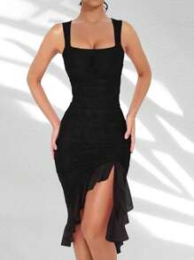 Figurbetontes Midi-Kleid mit Raffungen für Damen, trägerlos mit quadratischem Ausschnitt und gerüschtem Saum