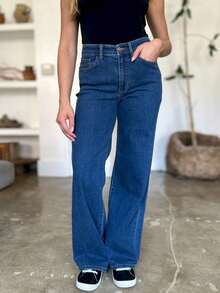 Women's Casual Jeans Vintage High-Waisted Straight Leg Denim Pants Washed Medium Blue Full Length Button And Zipper Closure Relaxed Fit For Casual Everyday Wear