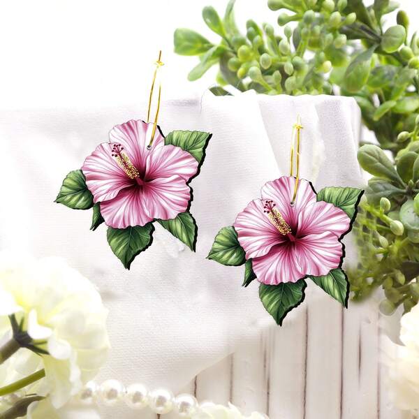 Pendientes de madera elegantes y con diseño floral rosa exagerado de moda