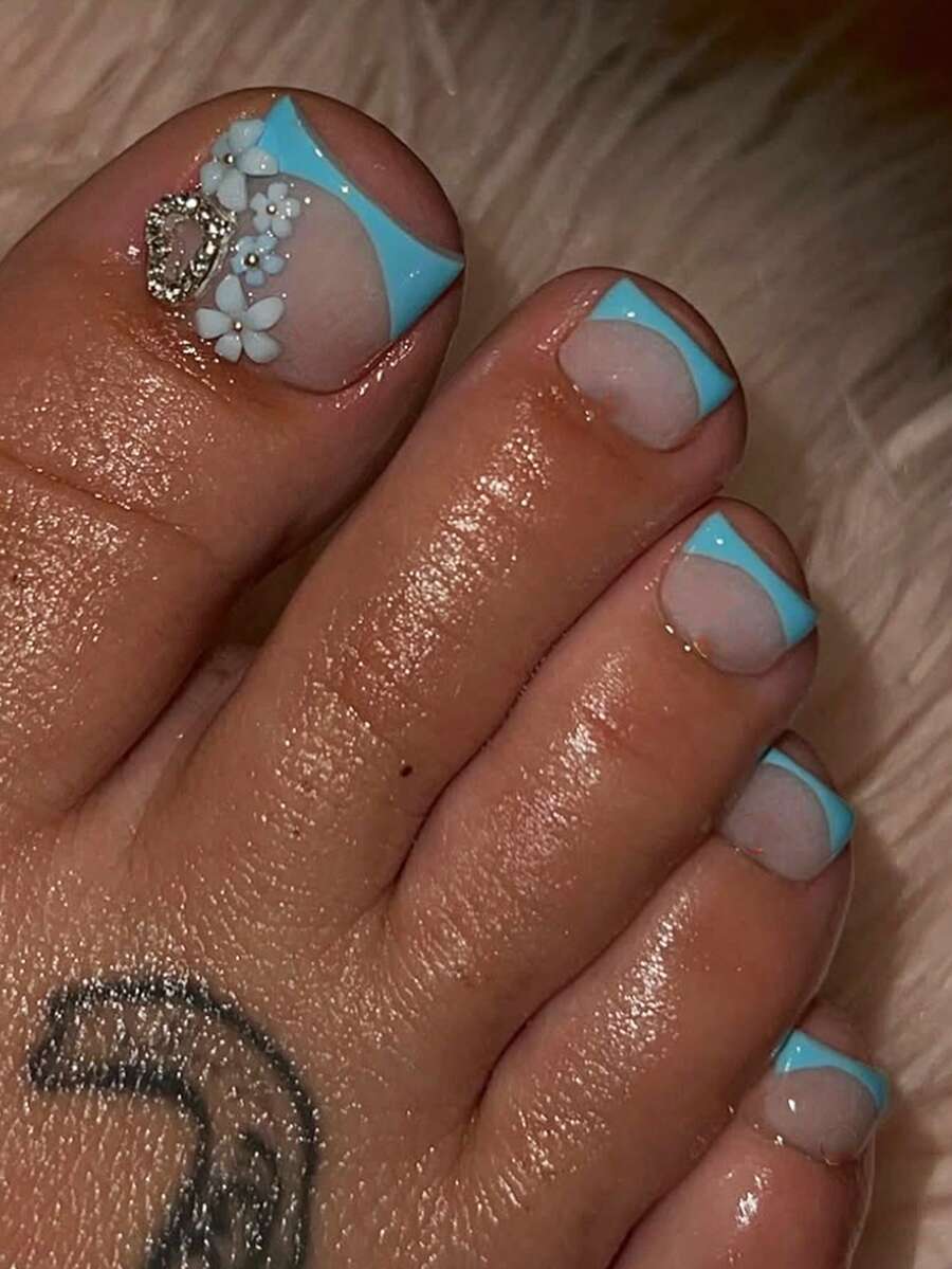 24 片短方形按压式脚趾甲蓝色法式尖头指甲带夏季花朵和银色心形光泽全覆盖女士女孩日常佩戴夏季脚趾甲艺术饰品美甲用品指甲