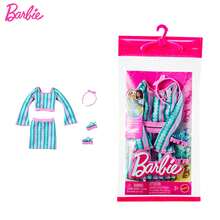 Mattel 芭比娃娃服装、时尚及配饰套装，时尚娃娃，套装包含 1 套完整造型，配有鲜艳的服装和造型件