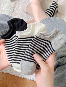 3 Pairs Random Women Minimalist Style Low Cut Invisible Boat Socks - Multicolor - View 1