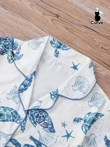 2 件套海龟和贝壳印花女士加大码睡衣套装，柔软短袖衬衫，有领和纽扣，松紧腰短裤，时尚睡衣，适合日常、节日派对和休闲家居服 - 藏蓝色 - 查看 3
