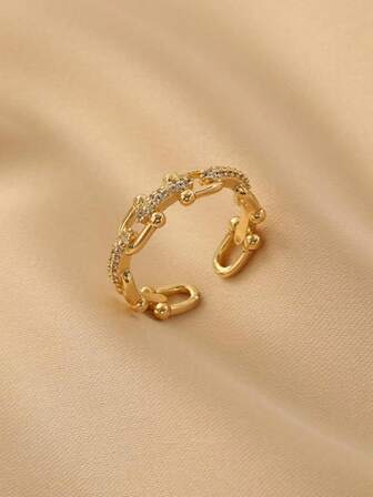 1个镂空U型开口戒指，适合春夏季日常通勤佩戴