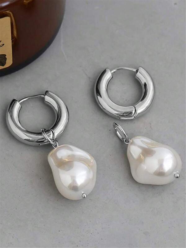 Pendientes de aro redondos con colgante asimétrico de perla artificial con estilo barroco